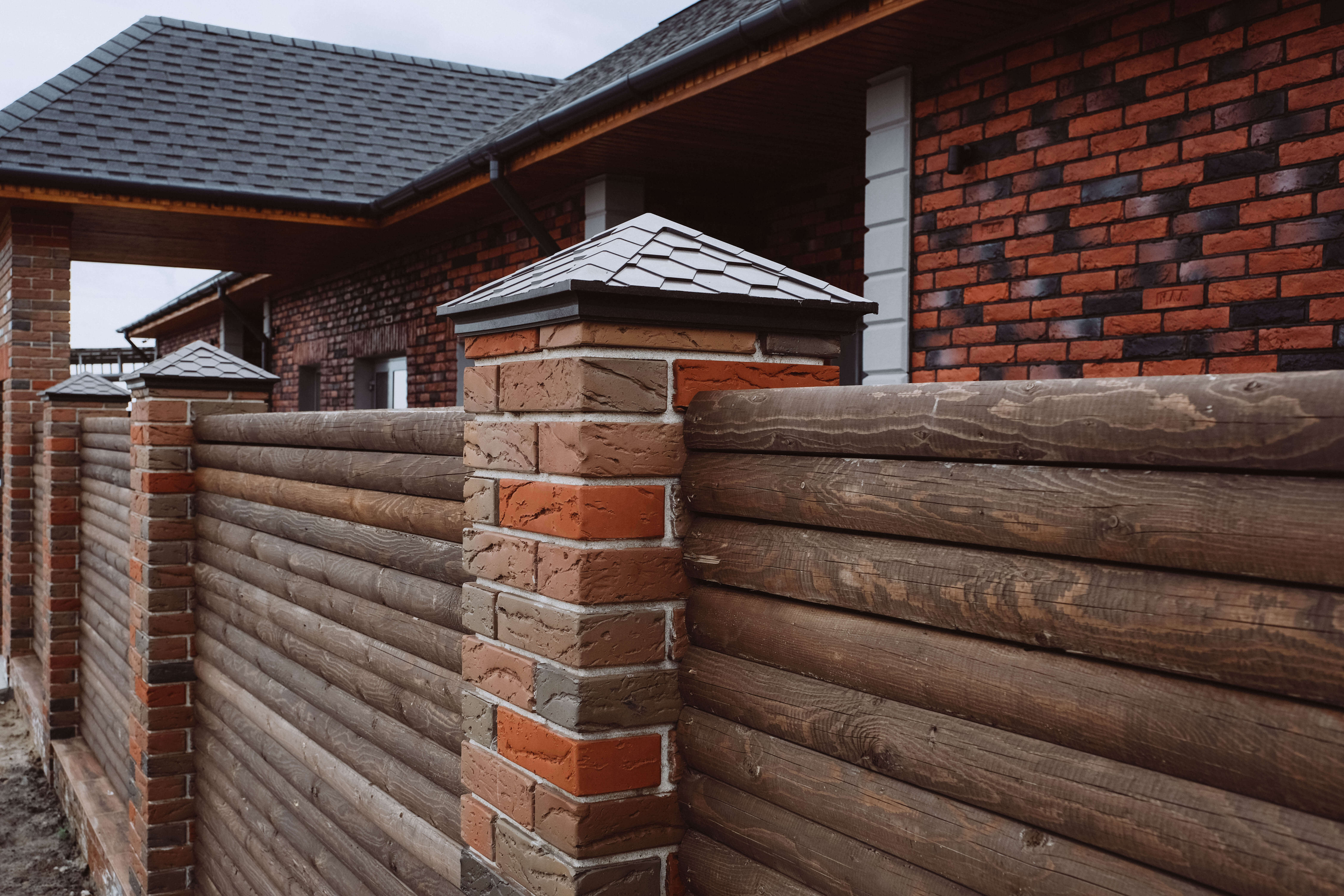 Колпак Zking Эверест Коричневый на столб 1.5х1.5 кирпича (390х390мм) в Заринске фото