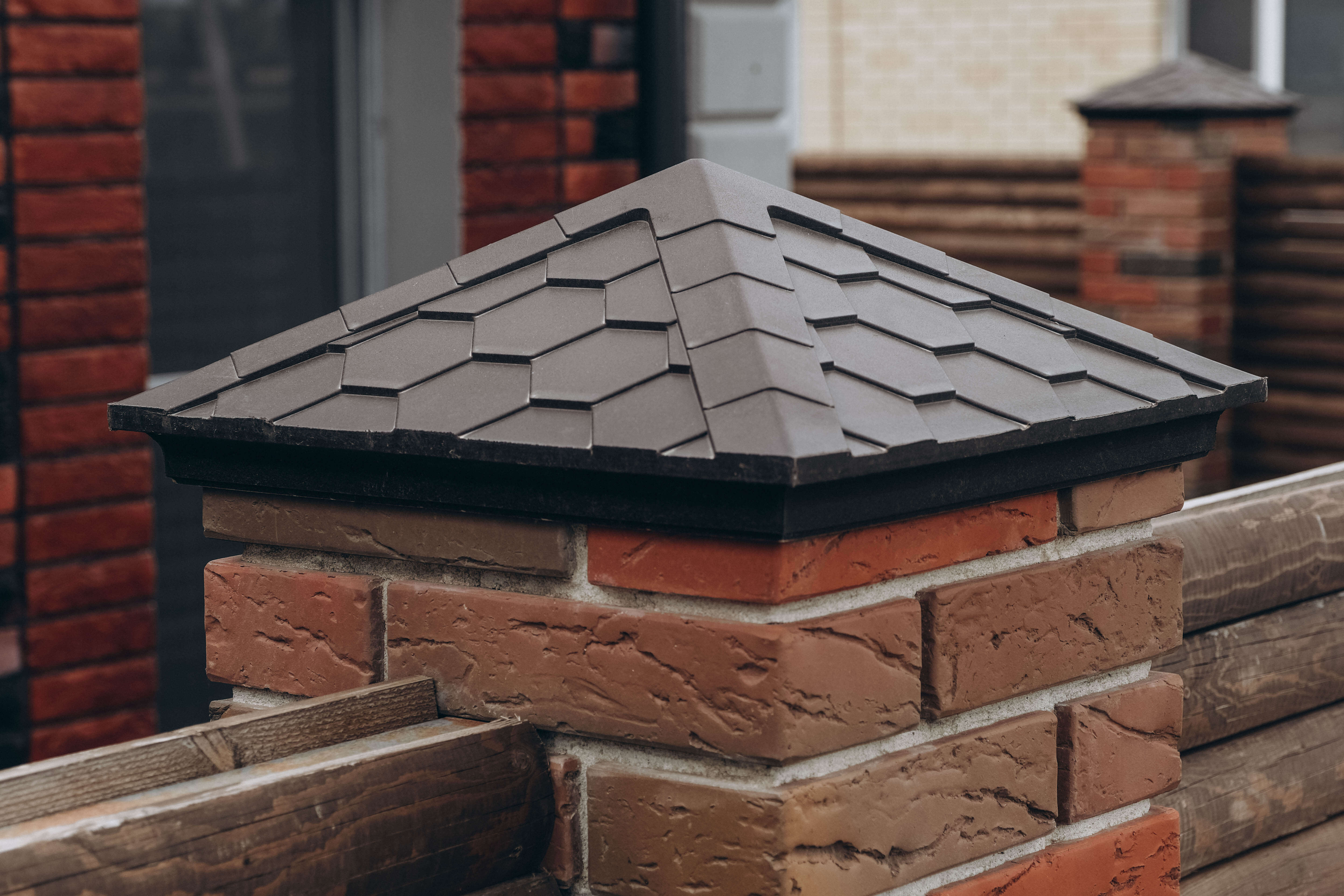 Колпак Zking Эверест Коричневый на столб 1.5х1.5 кирпича (390х390мм) в Заринске фото